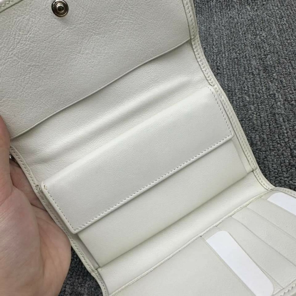 100% Authentic Gucci Wallet - Picture 11 of 16
